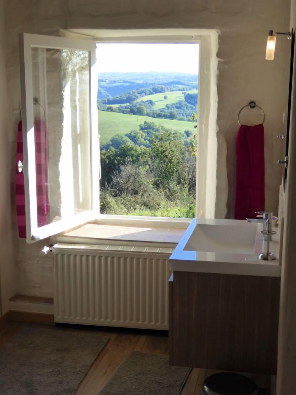 Suite, 1 Double Bed, Valley View | Bathroom sink