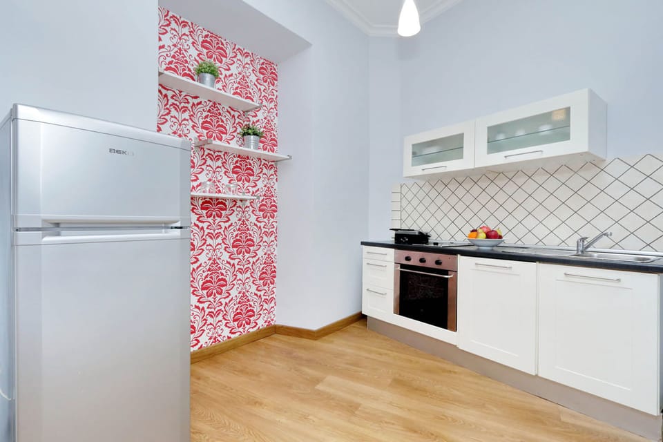 Apartment, 1 Bedroom | Private kitchen | Full-size fridge, microwave, oven, stovetop