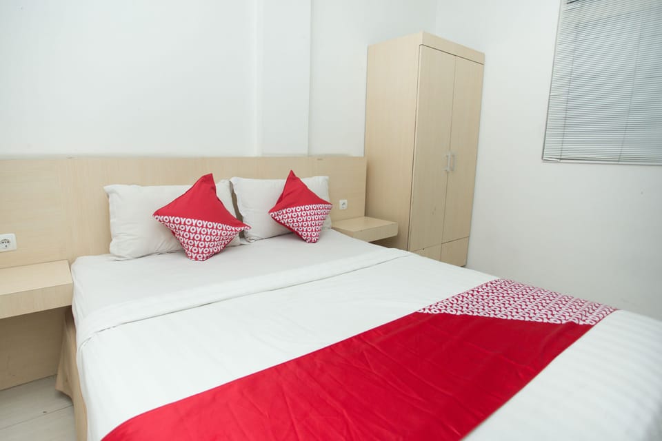 Deluxe Double Room | Desk, WiFi (free), bed sheets