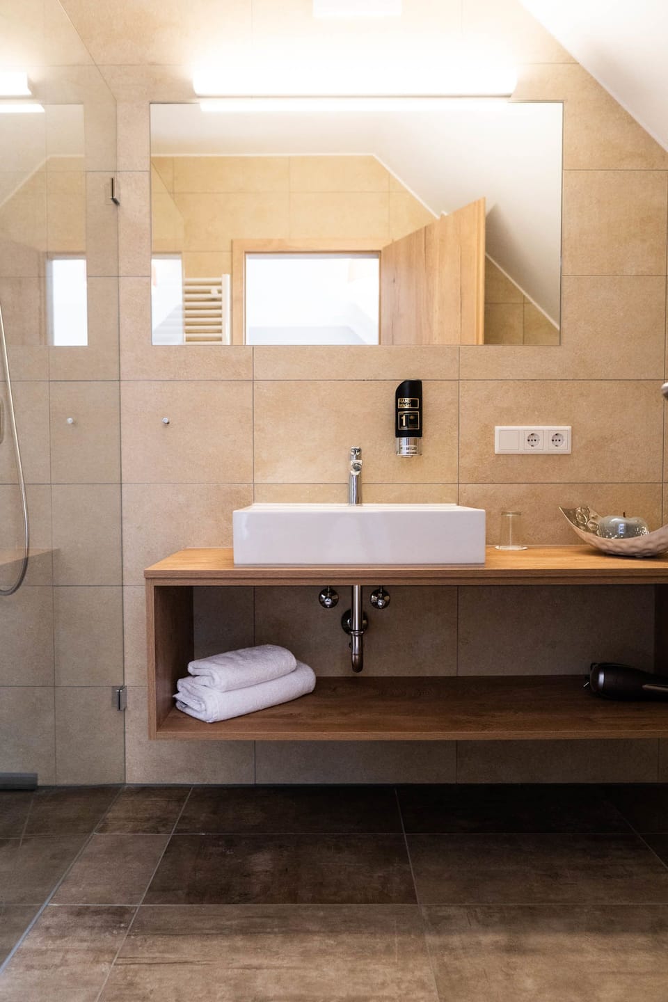 Shower, free toiletries, hair dryer, towels