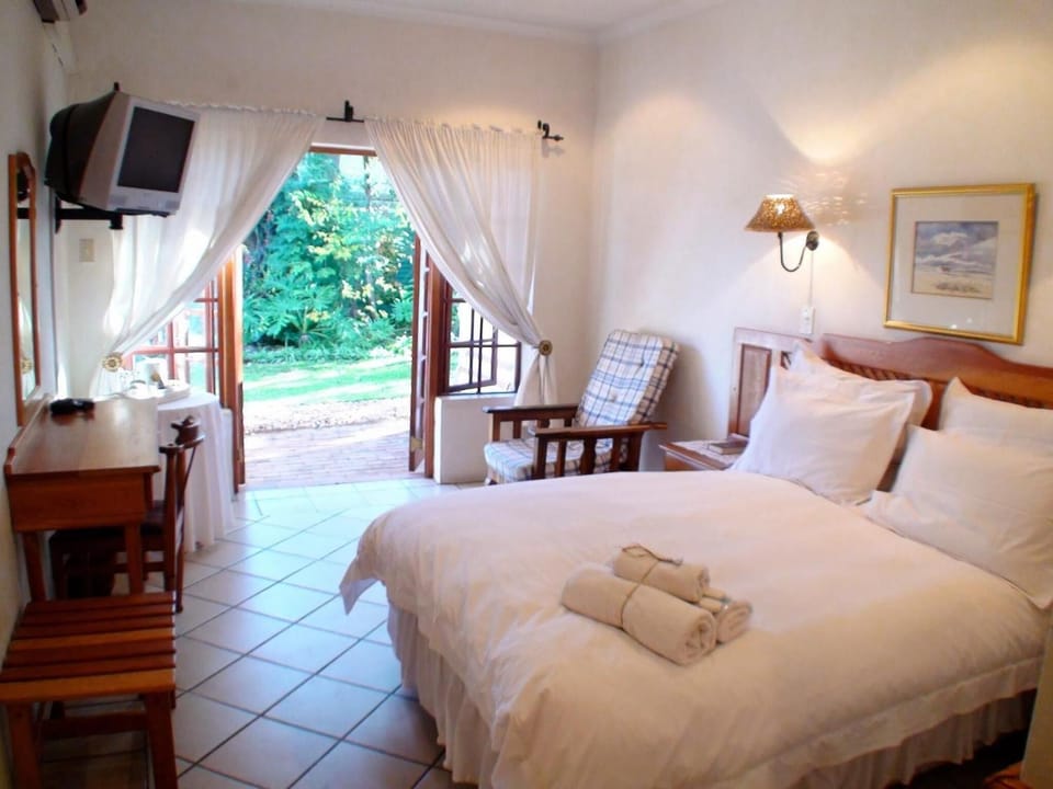 In-room safe, desk, WiFi (surcharge), bed sheets