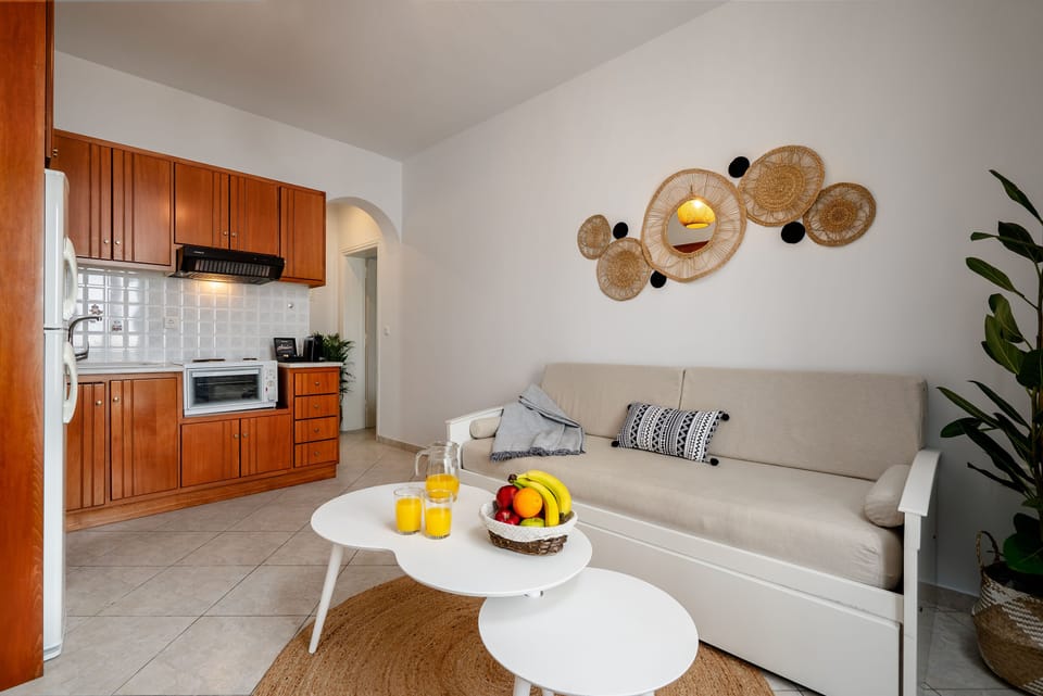 Grand Apartment, Multiple Beds, Sea View | Private kitchen | Full-size fridge, oven, stovetop, coffee/tea maker