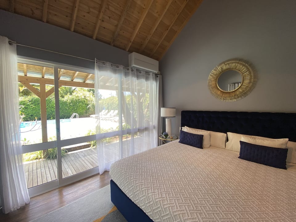 8 Piscina/9 Iuca - Standard Double Room, 1 King Bed, Private Bathroom | 1 bedroom, memory foam beds, in-room safe, individually decorated
