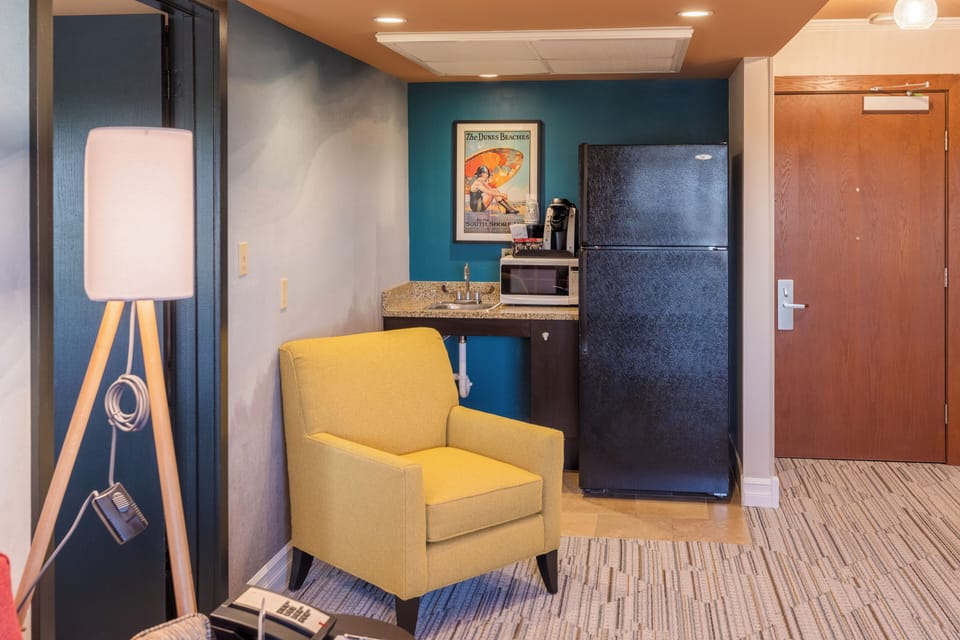 Standard Suite, 1 Queen Bed with Sofa bed, Accessible, City View | In-room safe, blackout drapes, iron/ironing board, free WiFi