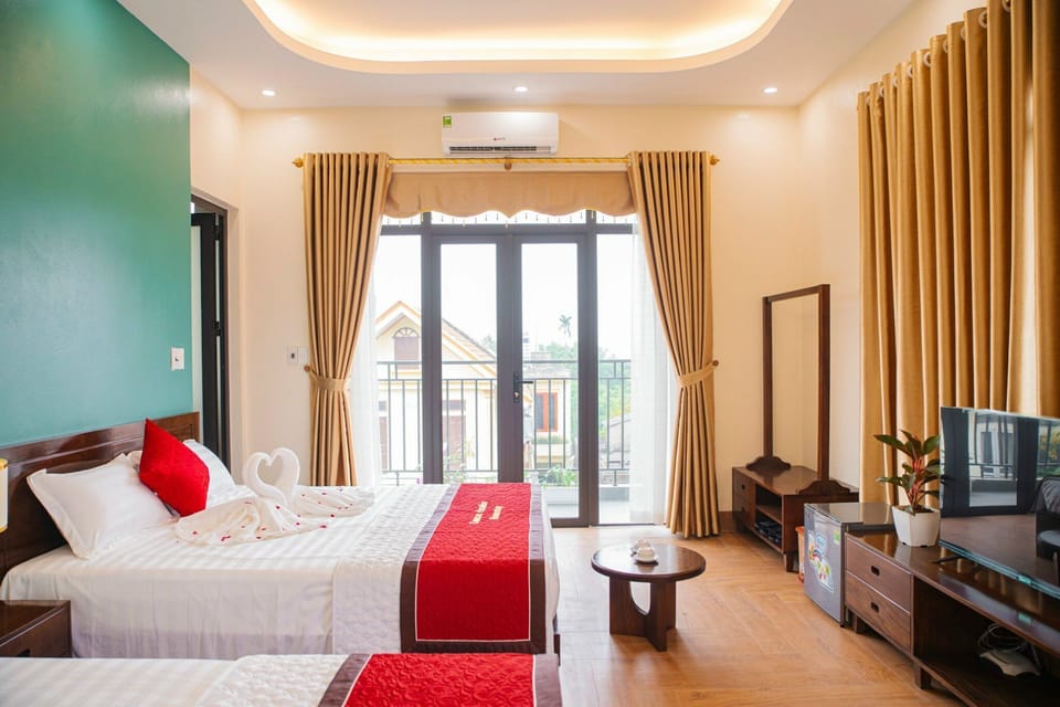 Family Suite | Individually decorated, individually furnished, desk, soundproofing