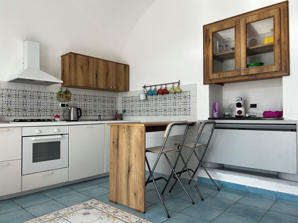 Apartment, 1 Bedroom, Jetted Tub, Ground Floor (Sirentum) | Private kitchen | Fridge, oven, stovetop, dishwasher