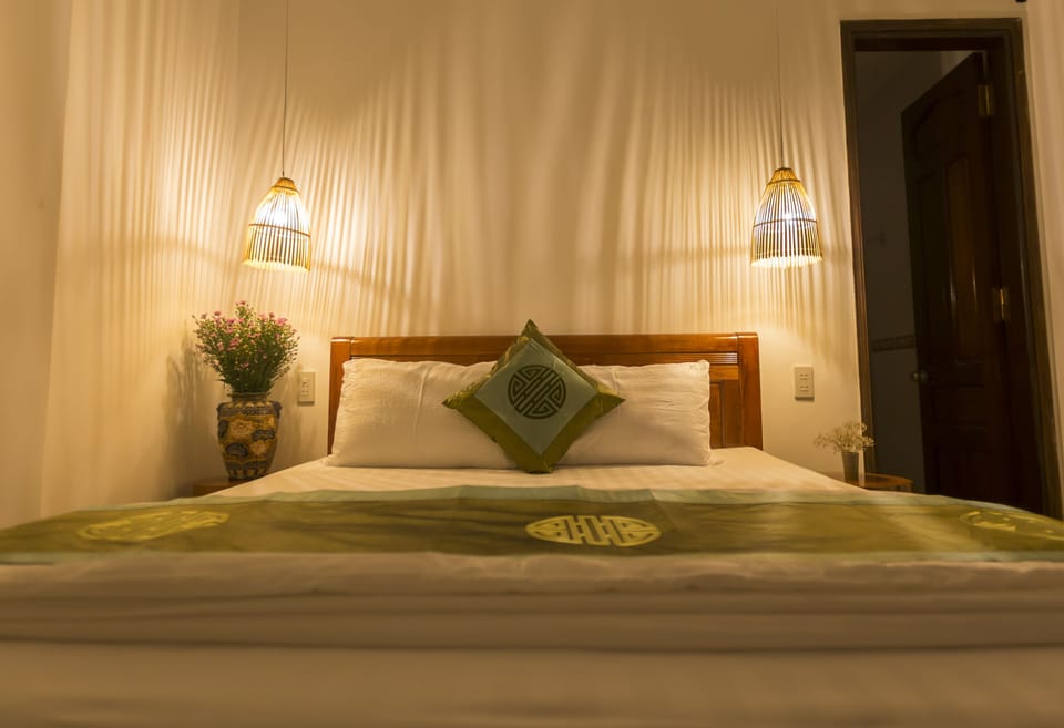 Standard Double Room | Down comforters, Select Comfort beds, minibar, desk