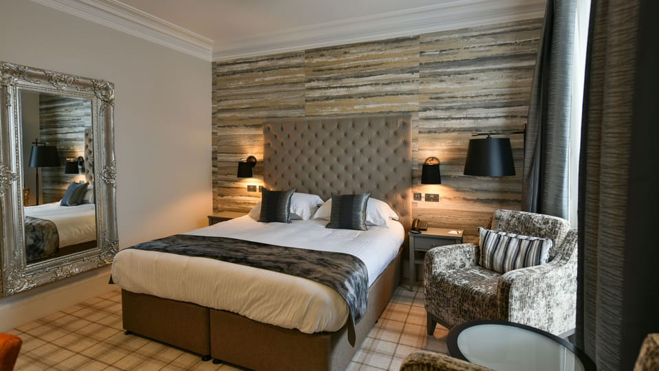 Traditional Super King Room | Premium bedding, in-room safe, individually decorated