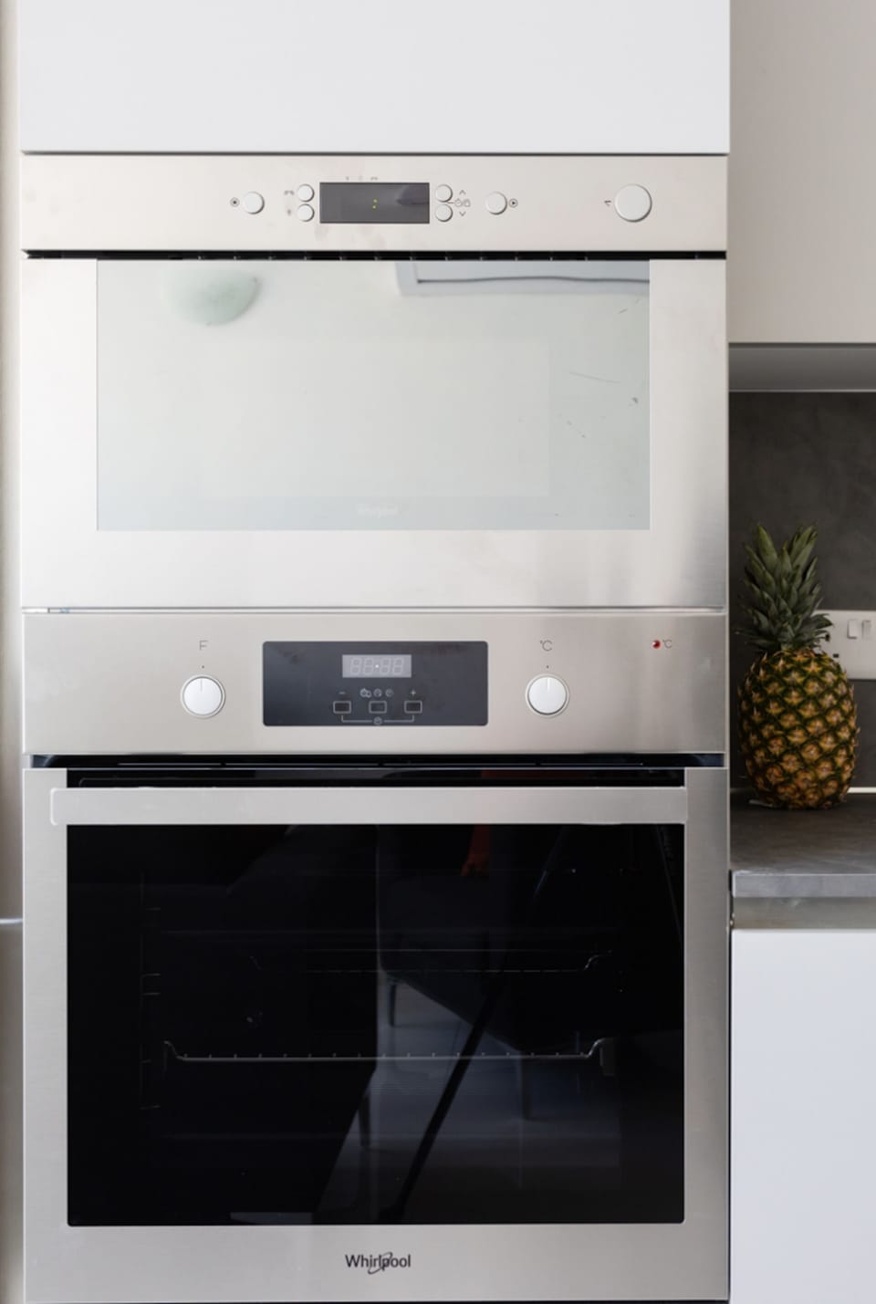 City Apartment, 3 Bedrooms (4055) (Emms 2) | Private kitchen | Full-size fridge, microwave, oven, stovetop
