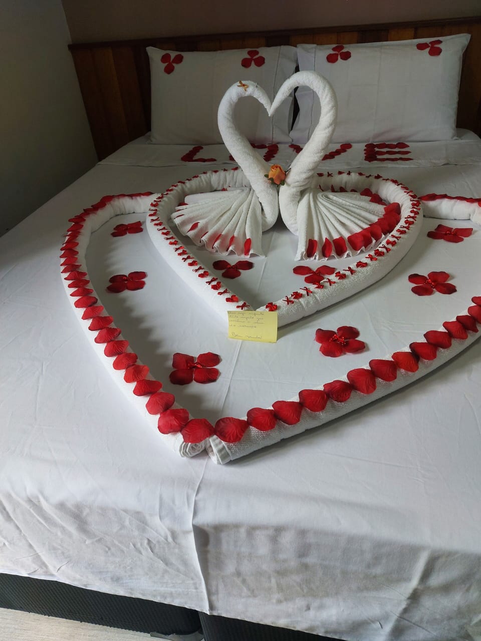 Traditional Twin Room | Hypo-allergenic bedding, minibar, laptop workspace, free WiFi