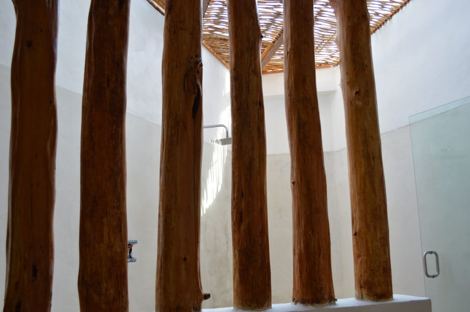 Habitacion Lavanda | Bathroom | Shower, hair dryer, towels