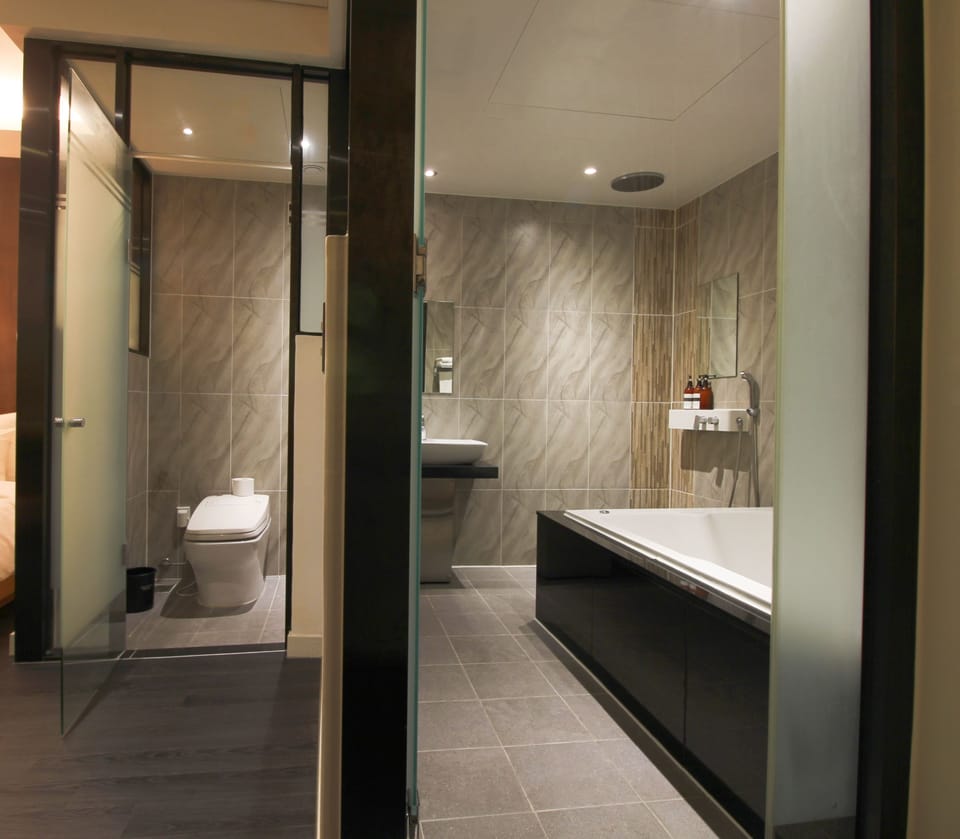 Premium Twin Room, No Smoking, Base 2, Max 3, Surcharge on spot | Bathroom | Combined shower/tub, free toiletries, hair dryer, slippers