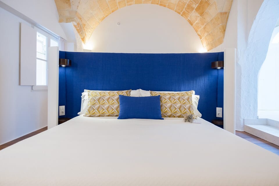 Deluxe Suite, Terrace | 1 bedroom, Egyptian cotton sheets, premium bedding, down comforters