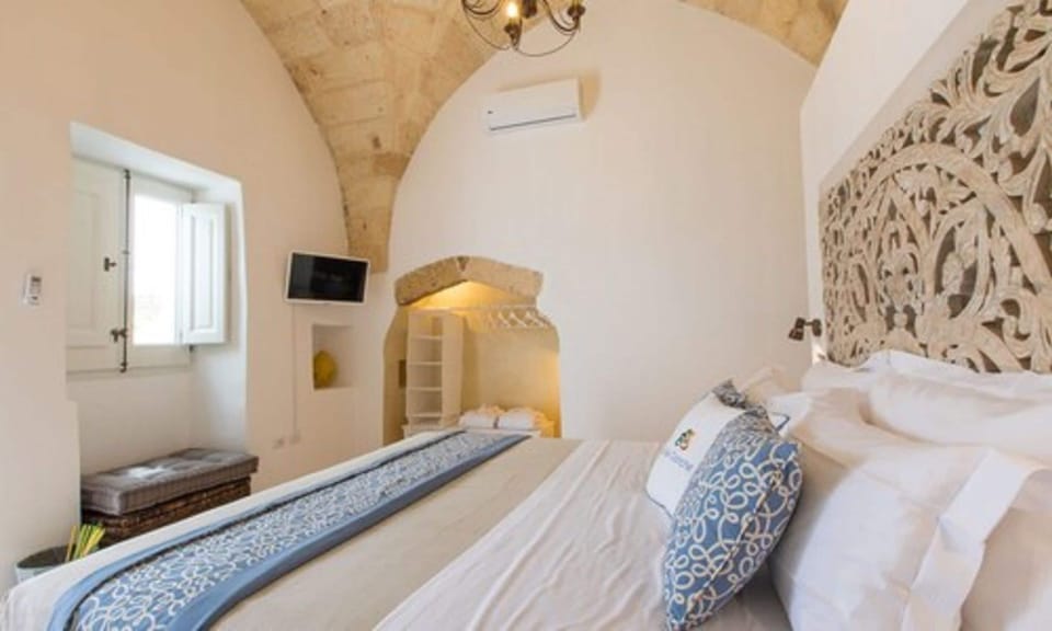 Superior Double Room | Minibar, in-room safe, desk, soundproofing