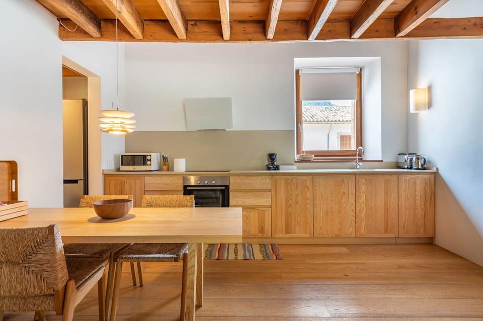 Superior Apartment, 2 Bedrooms, Terrace, Mountain View | Dining room