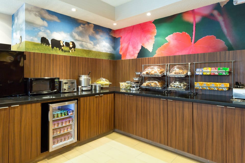 Free daily continental breakfast