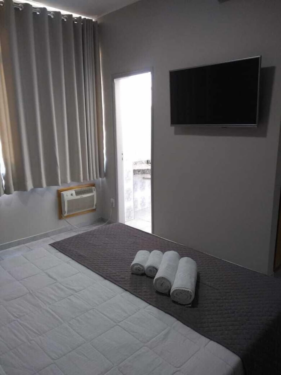 Suite | Minibar, desk, free WiFi, bed sheets