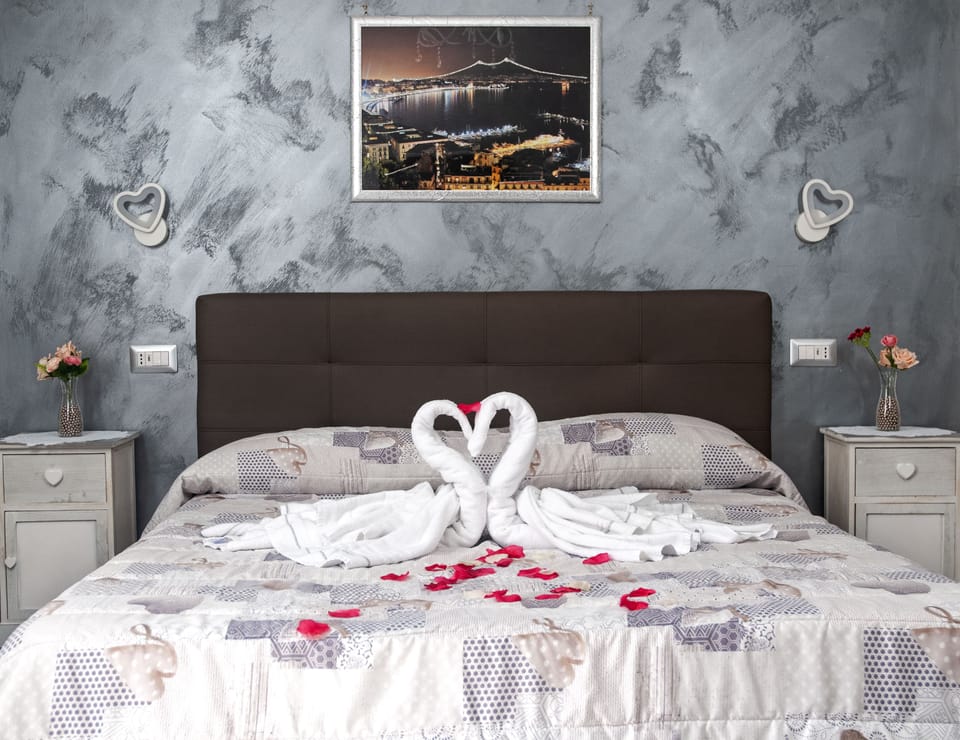 Comfort Room | Hypo-allergenic bedding, in-room safe, individually decorated