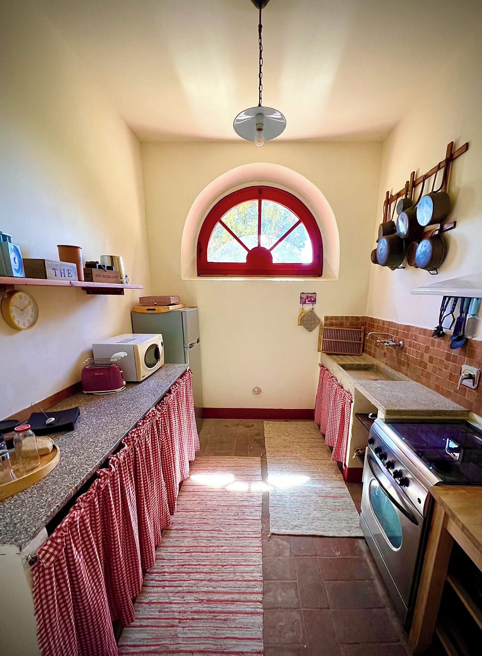 Standard Double Room | Shared kitchen | Full-size fridge, oven, stovetop, toaster