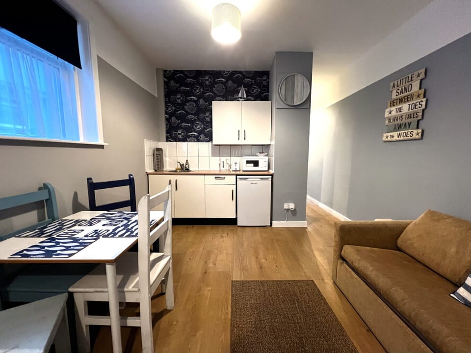 Deluxe Apartment, Ensuite (Suite) | Shared kitchen