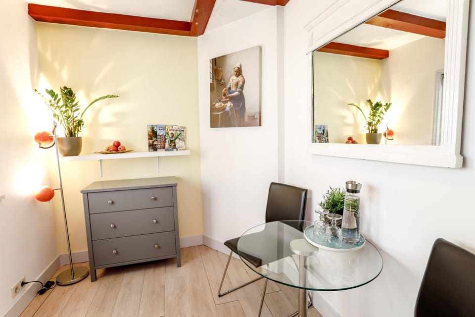 Sunflower Amsterdam Bed and Breakfast in Amsterdam