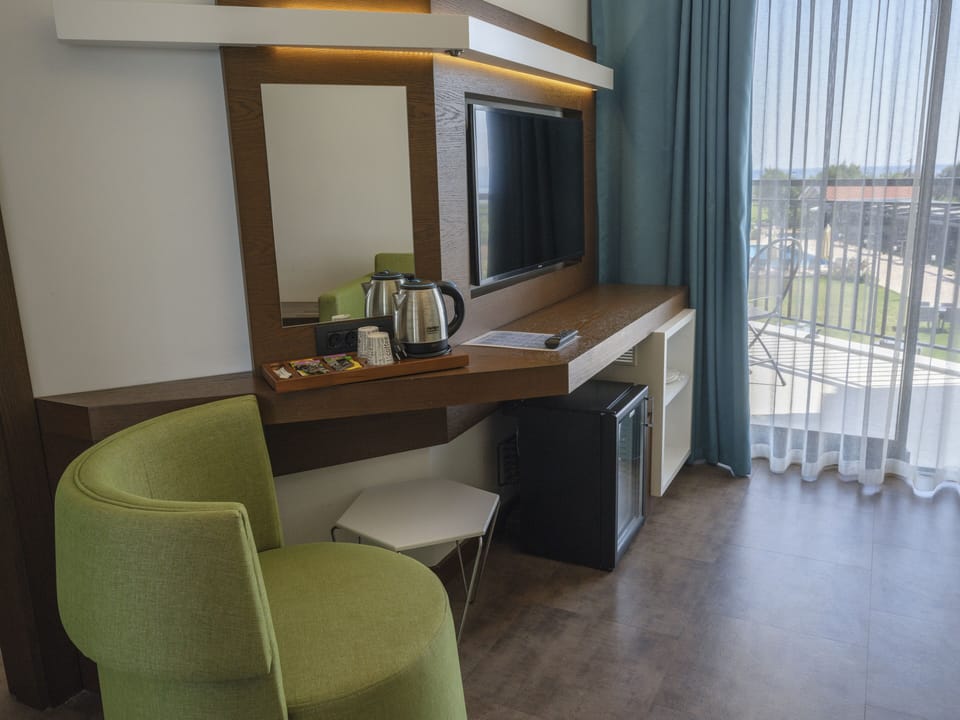 1 bedroom, minibar, in-room safe, desk