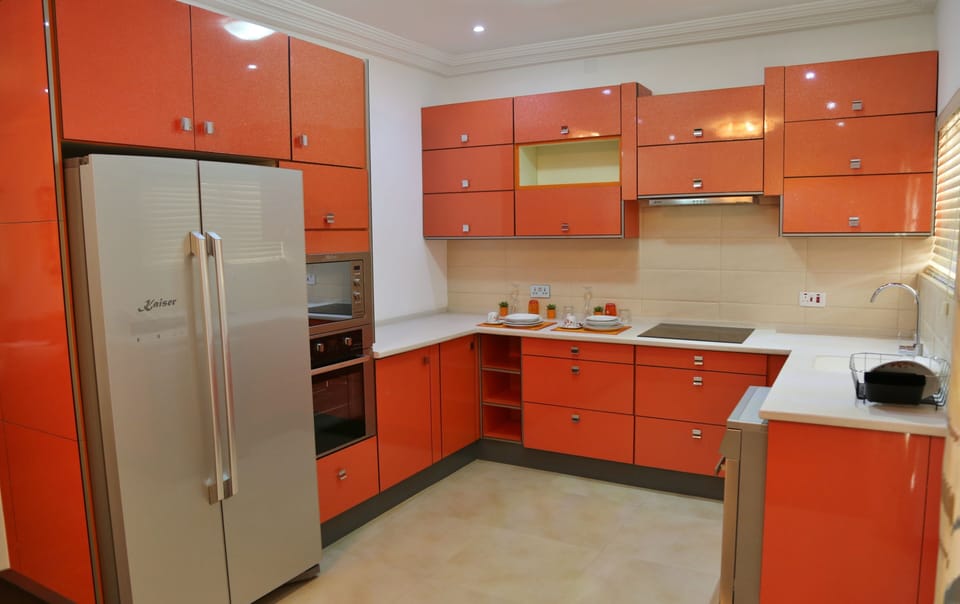 Executive Double or Twin Room | Private kitchenette | Full-size fridge, microwave, oven, stovetop