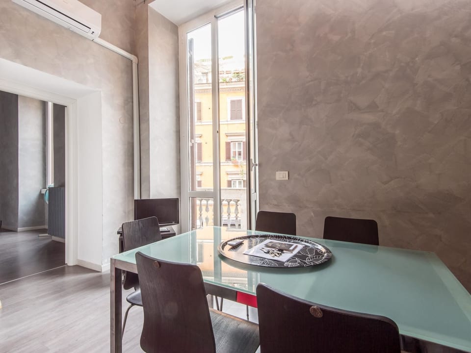 Apartment (1 Bedroom) | In-room dining