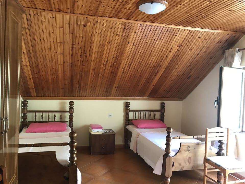 Free WiFi, bed sheets