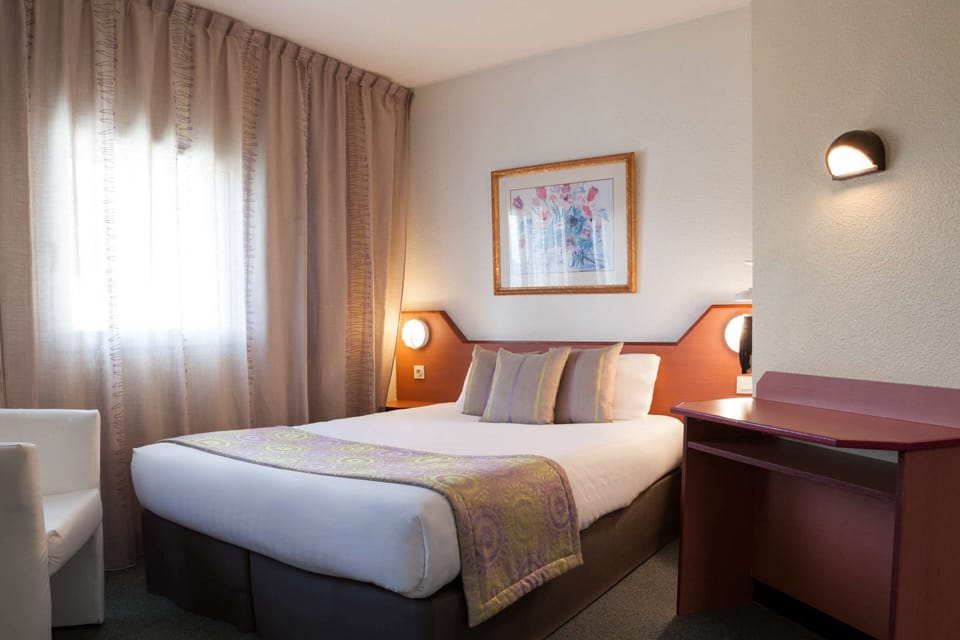 Standard Room, 1 Double Bed | Premium bedding, individually decorated, individually furnished, desk