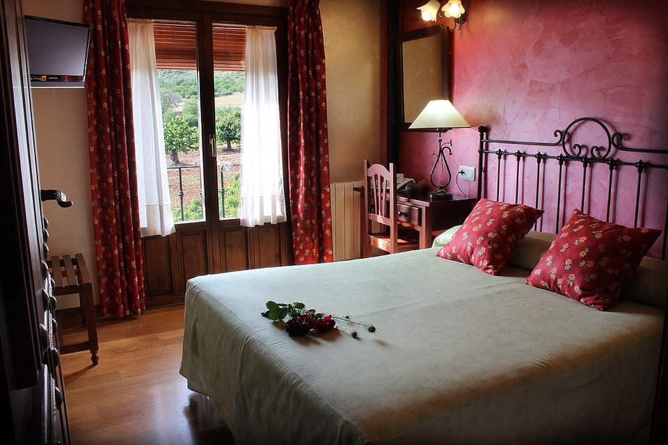 Double Room | Minibar, in-room safe, desk, laptop workspace