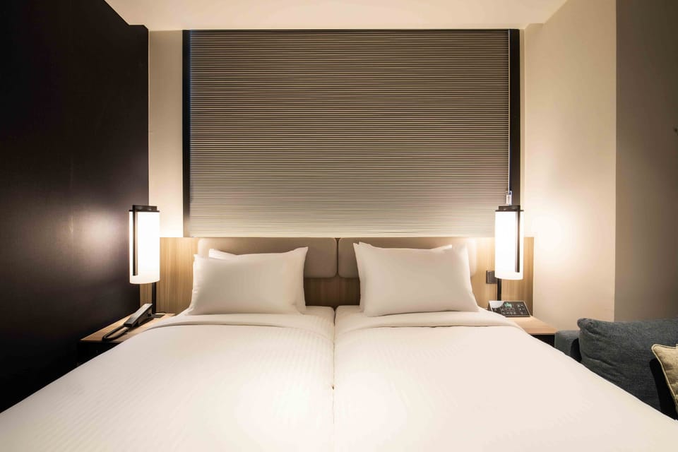 Standard Twin Room (Credit Cards Only) | In-room safe, soundproofing, WiFi (free), bed sheets