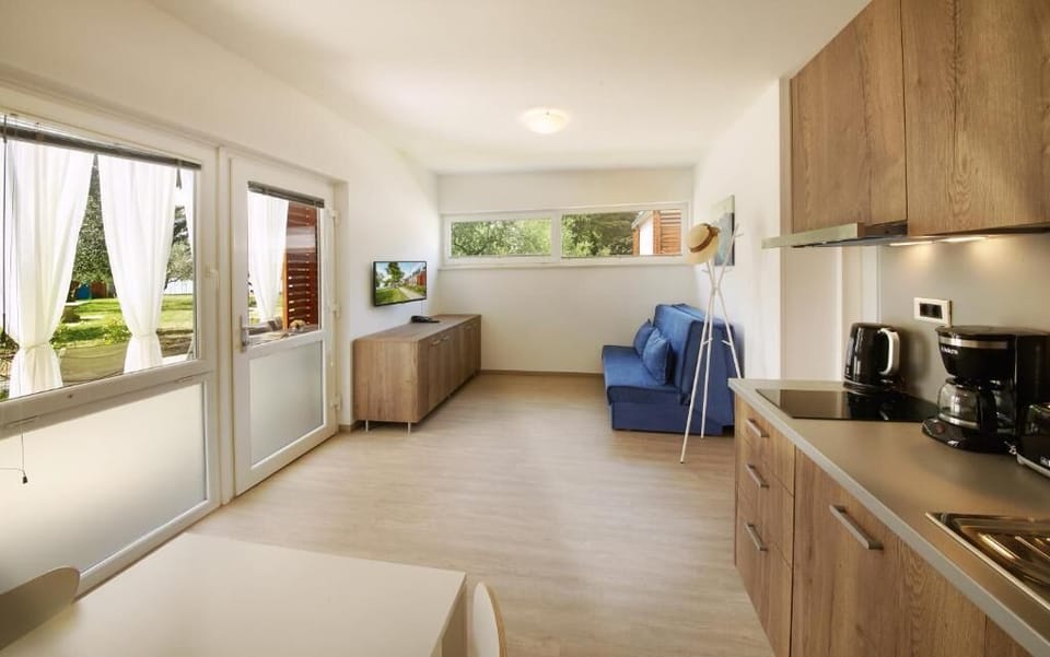 Family Apartment | 1 bedroom, desk, soundproofing, cribs (surcharge)