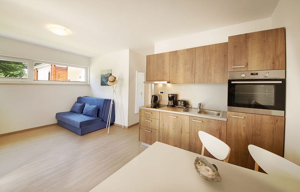 Family Apartment | Private kitchen | Fridge, stovetop