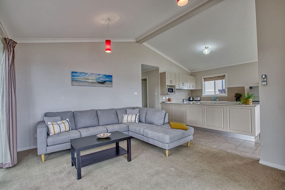 House, 3 Bedrooms | Living area | Flat-screen TV, DVD player