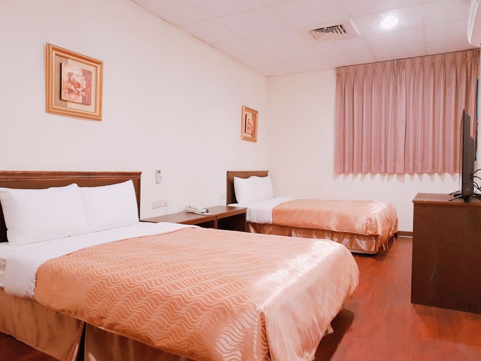Family Quadruple Room | Free WiFi, bed sheets