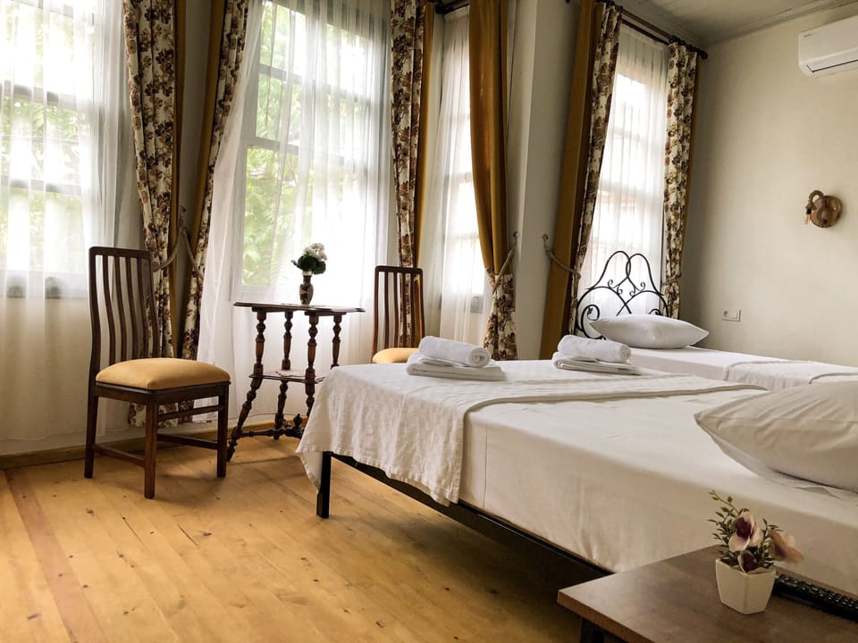 Triple Room | Soundproofing, free WiFi, bed sheets