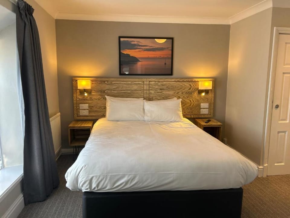 Executive Double Room, City View | Desk, laptop workspace, iron/ironing board, free WiFi