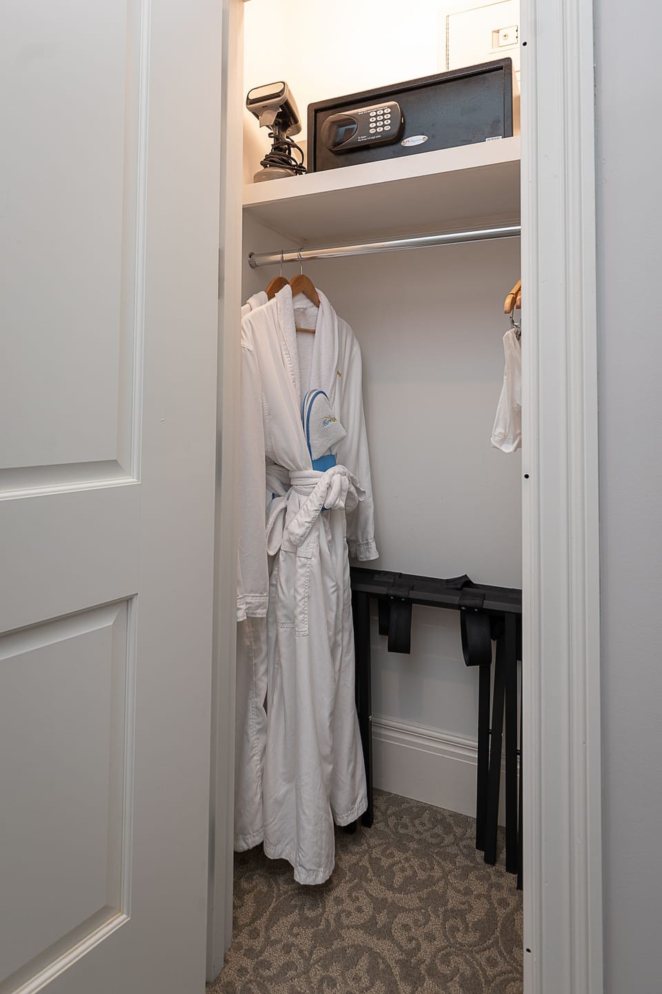 Premium bedding, in-room safe, desk, laptop workspace
