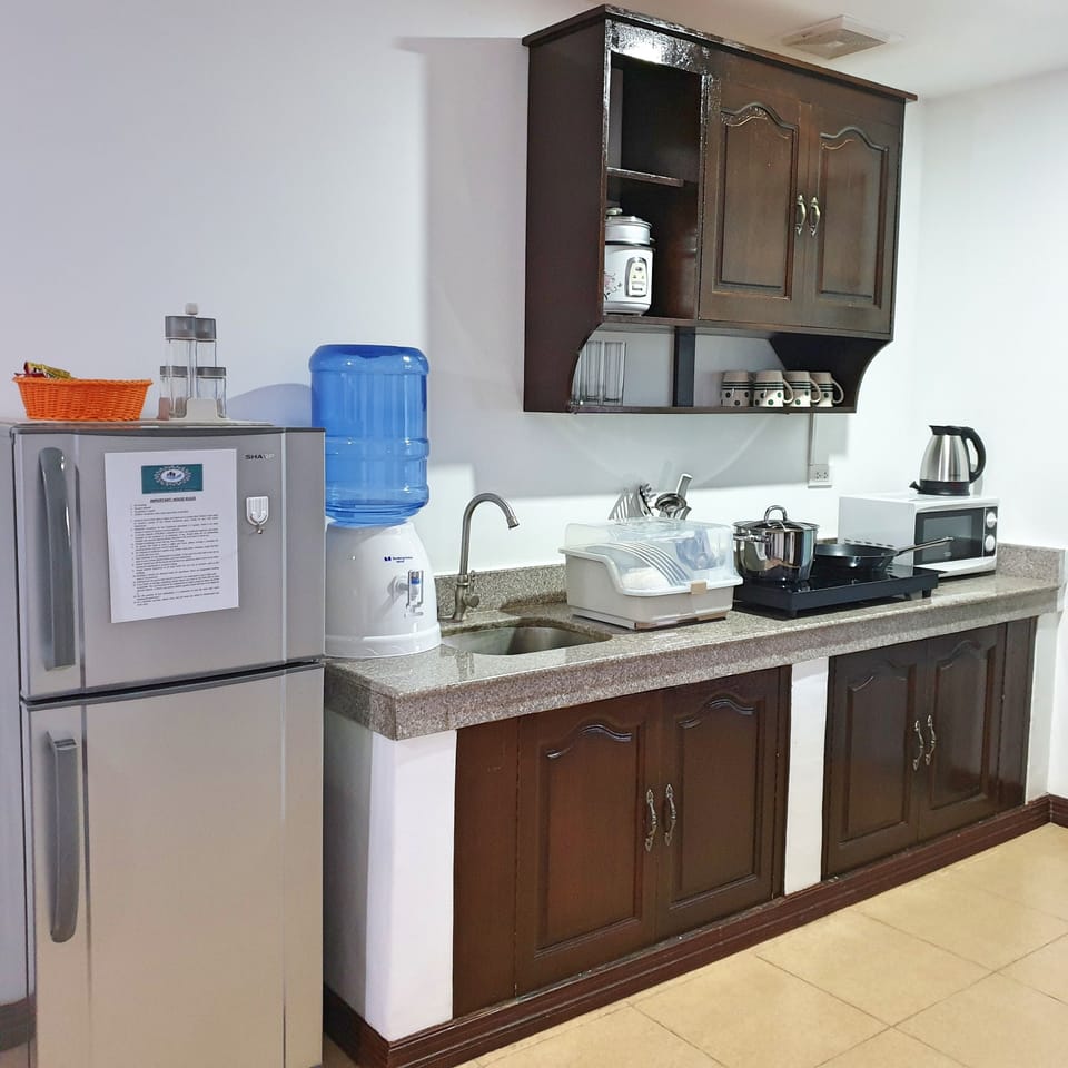 Apartment, 2 Bedrooms | Private kitchenette | Fridge