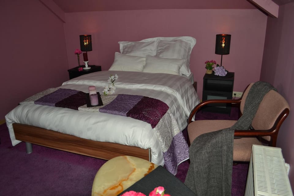 Premium bedding, in-room safe, desk, soundproofing