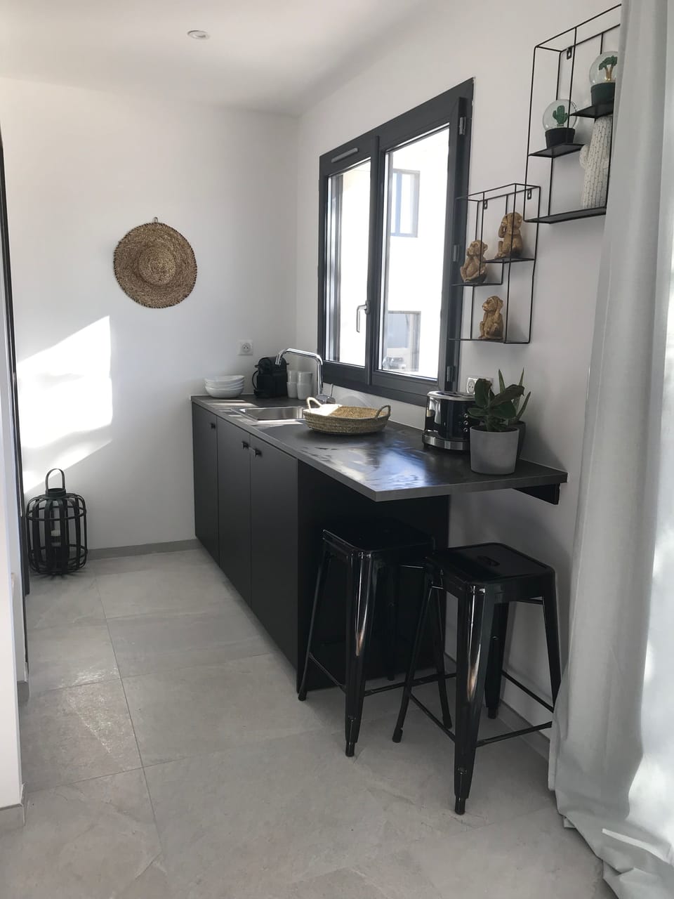 Superior Room, Pool View (Cèdre) | Private kitchenette | Fridge, microwave, espresso maker, electric kettle
