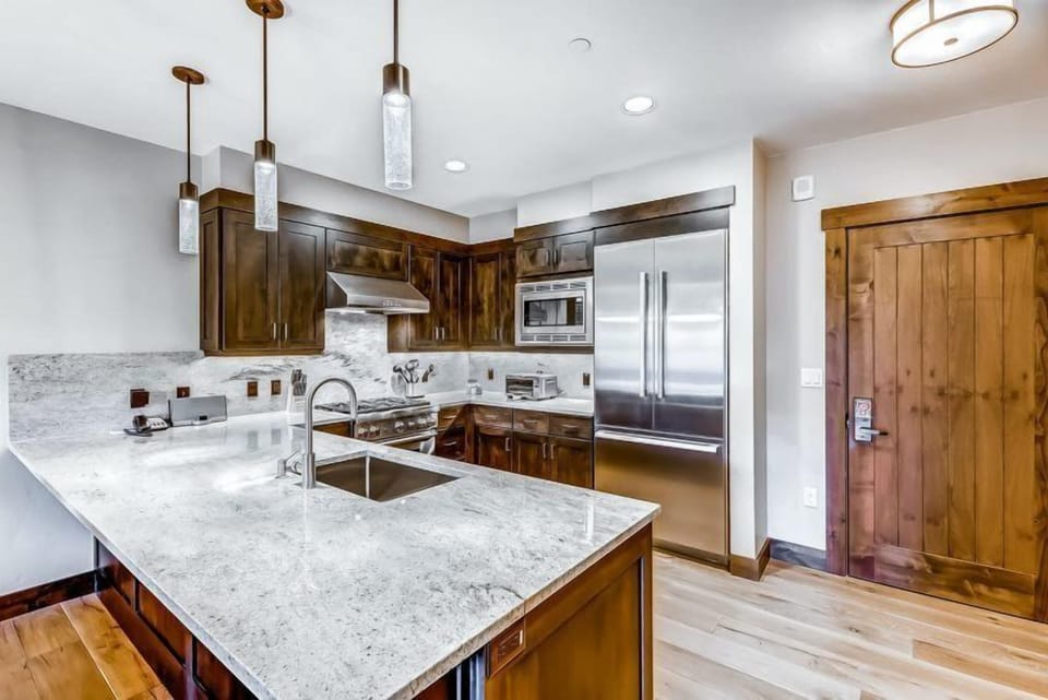 House (Breck_Water_House_6309) | Private kitchen | Microwave, oven
