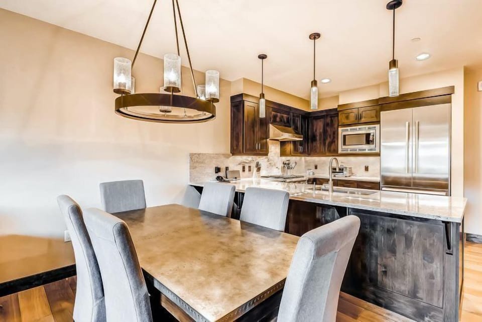 House (Breck_Water_House_6309) | Private kitchen | Microwave, oven