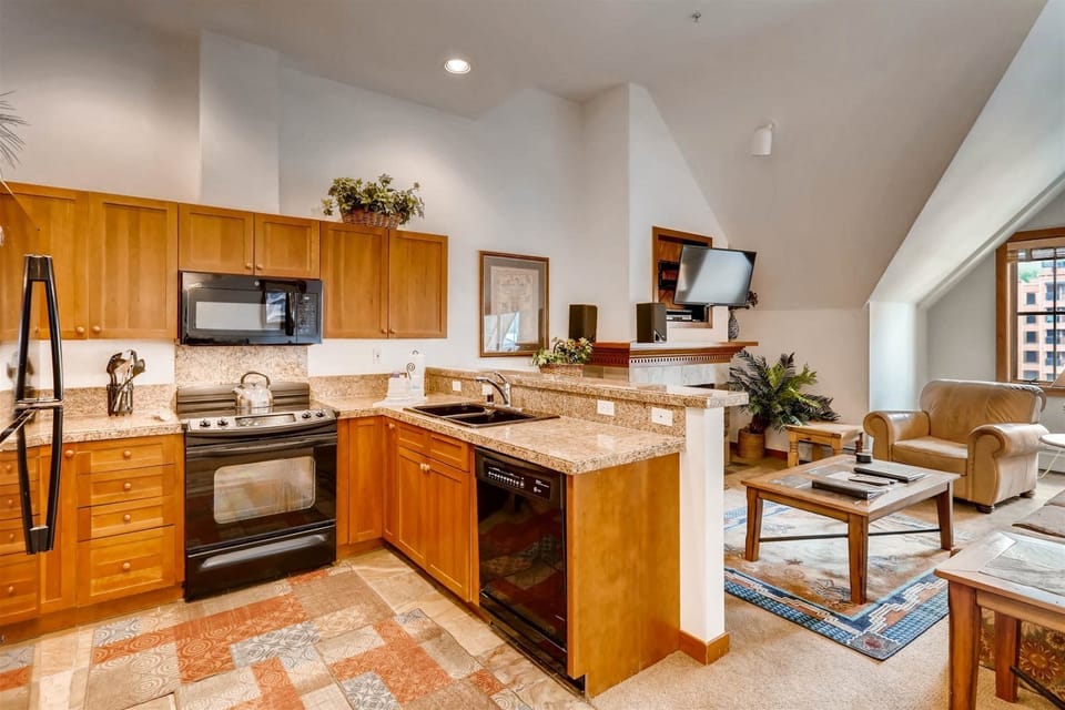 Condo (Breck_MainStStation_1502) | Private kitchen