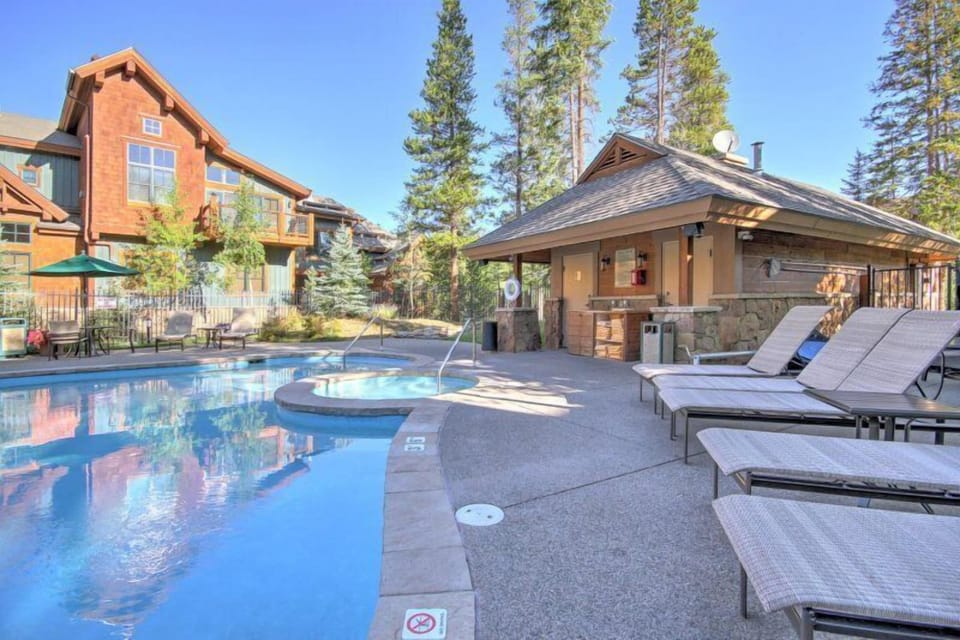 Condo (Breck_Mtn_Thunder_1) | Exterior