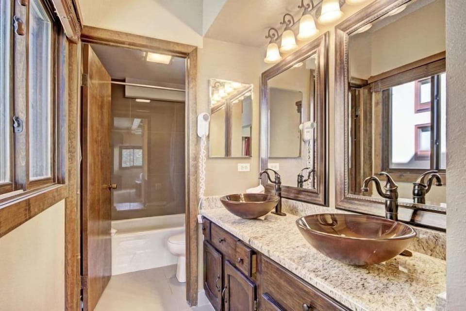Condo (Breck_Village_2) | Bathroom