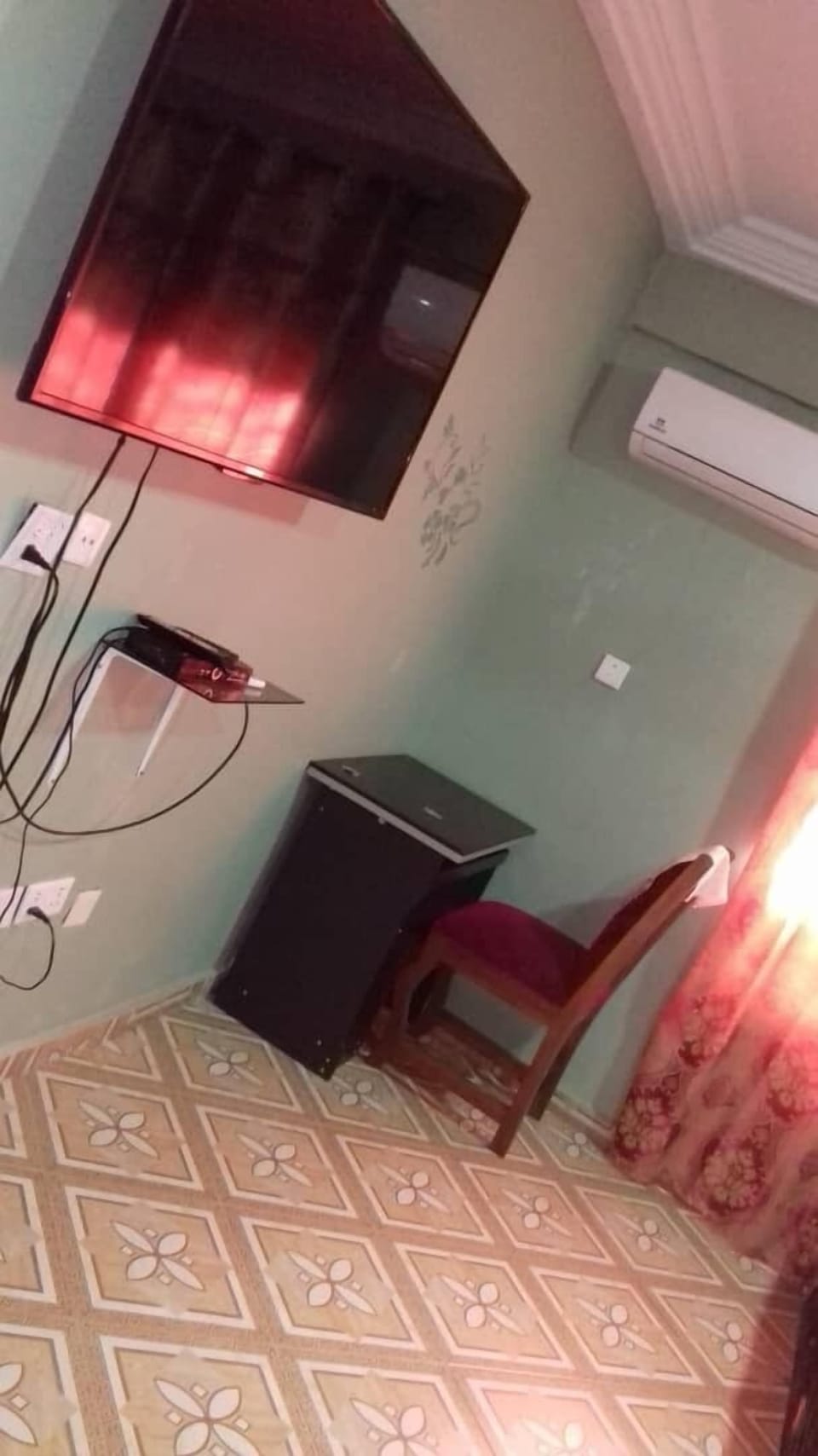32-inch LED TV with satellite channels, TV