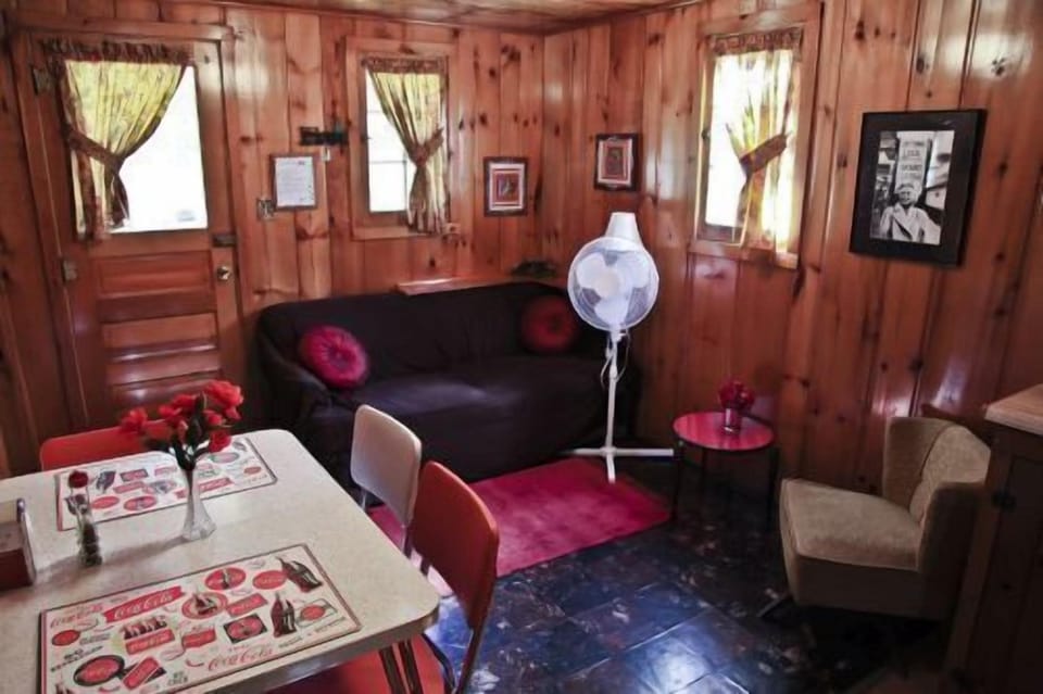 Cabin, 1 Bedroom | Living room | TV