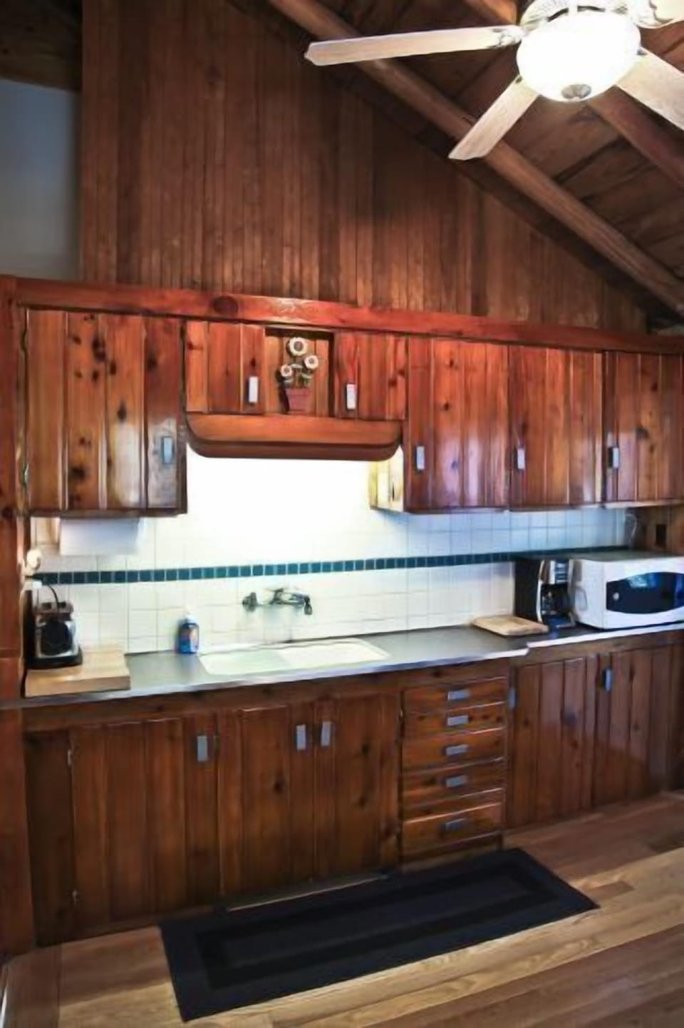 Cabin, 2 Bedrooms | Private kitchen | Fridge, oven, coffee/tea maker, toaster